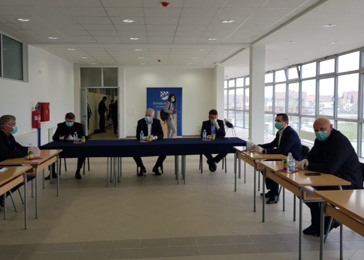 Čović posjetio Stožer civilne zaštite Županije Posavske i Županijsku bolnicu u Orašju