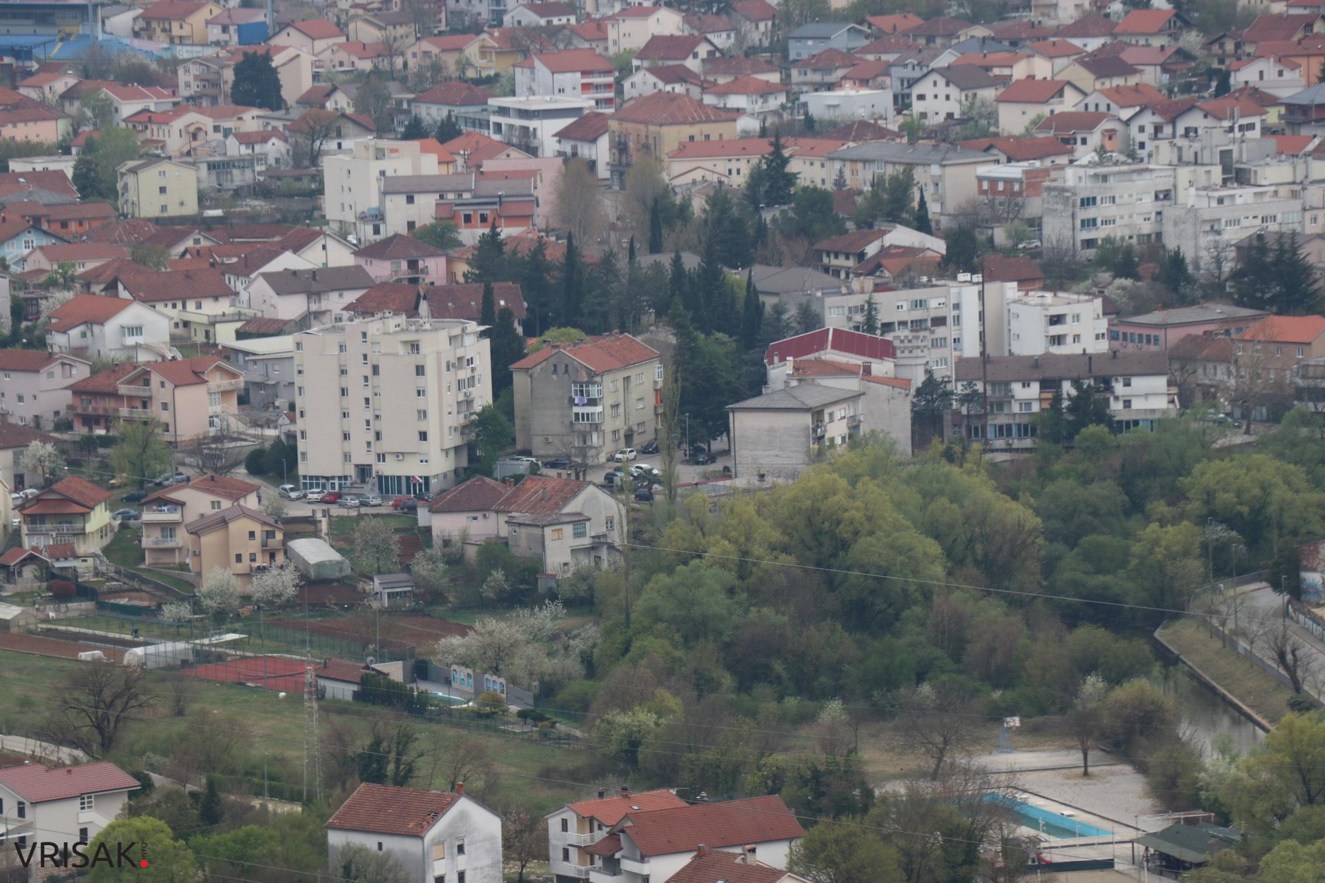 Sunce sja, pada snijeg, u meni samo Široki Brijeg