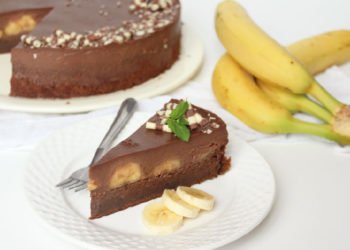 Čokoladna torta s karameliziranim bananama