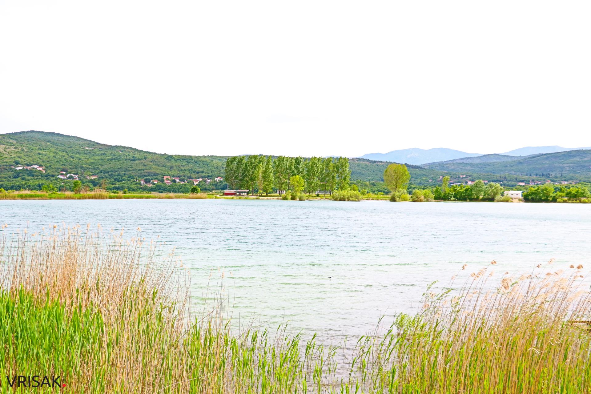 Krenica: Duboko i tajanstveno jezero uz koje se vežu brojne legende