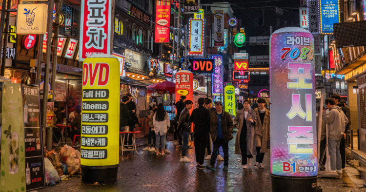 Seul naredio zatvaranje barova i noćnih klubova zbog drugog vala zaraze