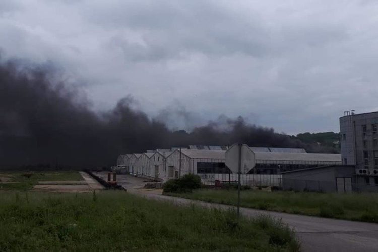 Gorjeli napušteni objekti kod Velike Kladuše u kojima borave migranti