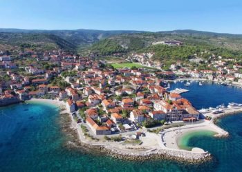 Koronavirus na otoku – Na Braču se pojavio superširitelj?