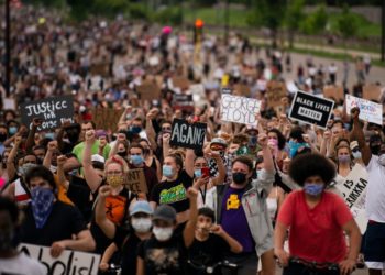 Druga noć prosvjeda nakon smrti Afroamerikanca pri uhićenju