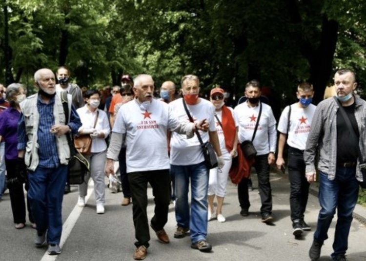 Sarajevo: Tisuće fašista i komunista prosvjeduje protiv svete mise žrtvama Bleiburga