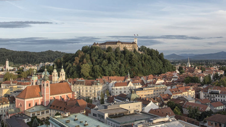 Slovenija prvi put u dva mjeseca bez novih oboljelih
