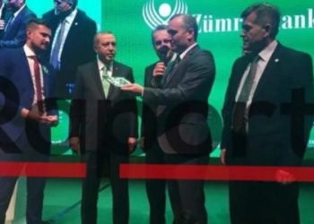 Fikret Hodžić tvrdi da ne poznaje Izetbegovića; objavljeni dokazi – zajedno su putovali u Istanbul