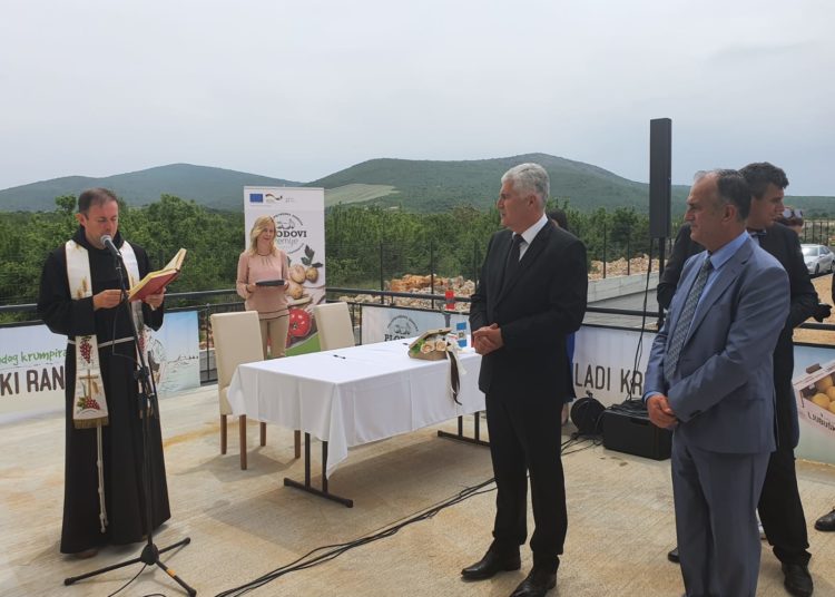 Čović otvorio sabirno-distributivni centar u poslovnoj zoni “Zvirići” Ljubuški