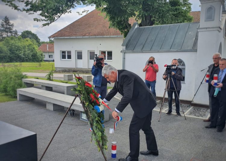 Predsjednik Čović se sastao u Odžaku sa stranačkim dužnosnicima