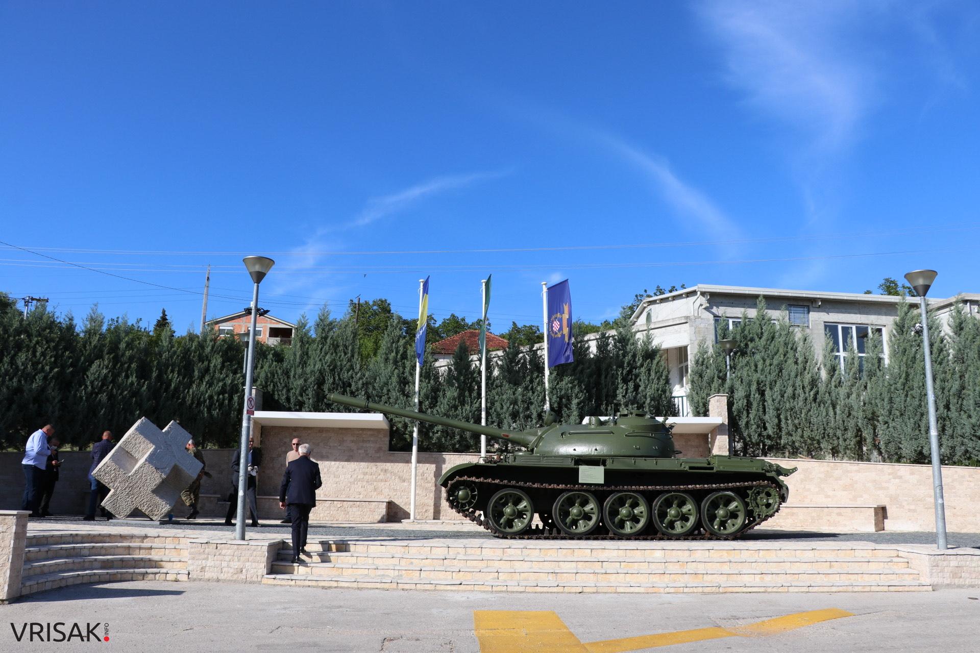 U Pologu svečano, na spomen obilježju otkriven i tenk