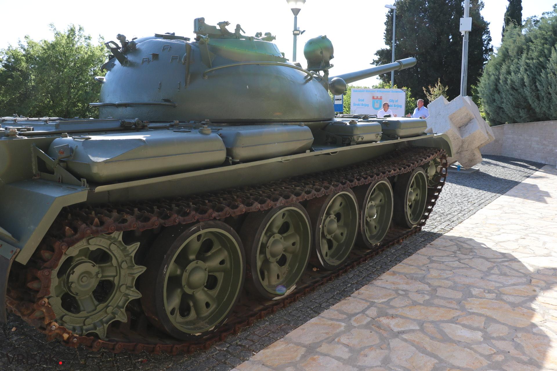 U Pologu svečano, na spomen obilježju otkriven i tenk