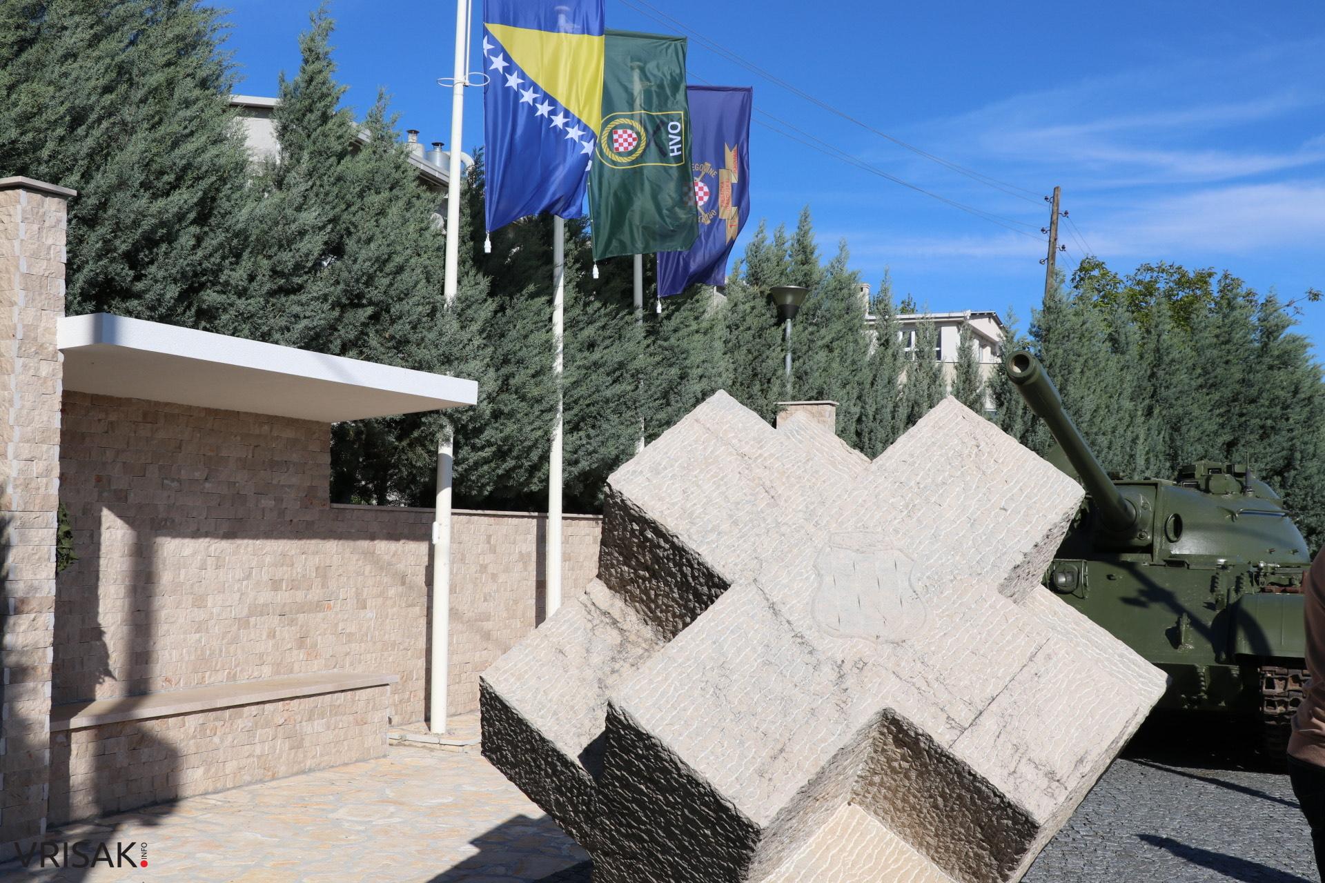 U Pologu svečano, na spomen obilježju otkriven i tenk