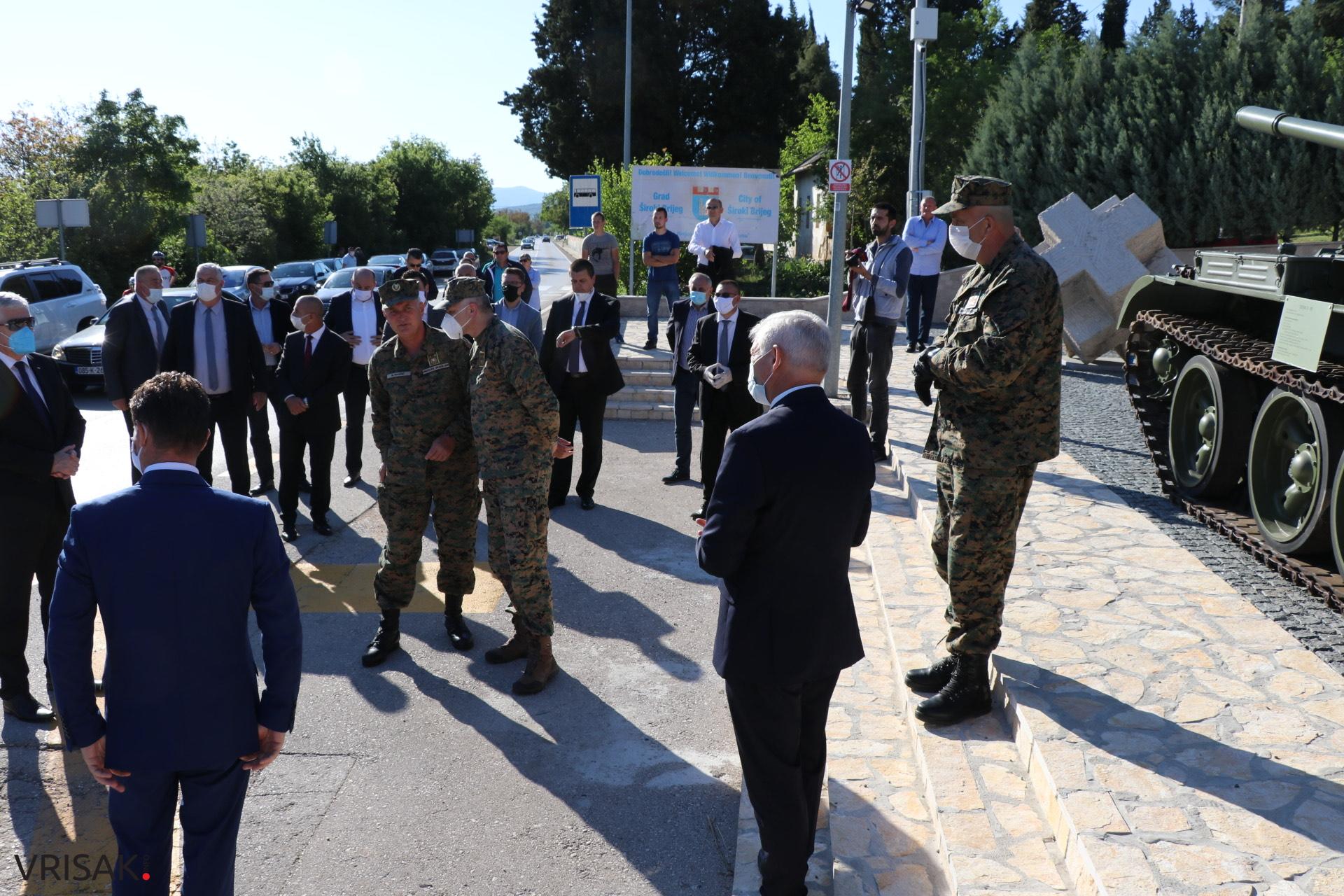 U Pologu svečano, na spomen obilježju otkriven i tenk
