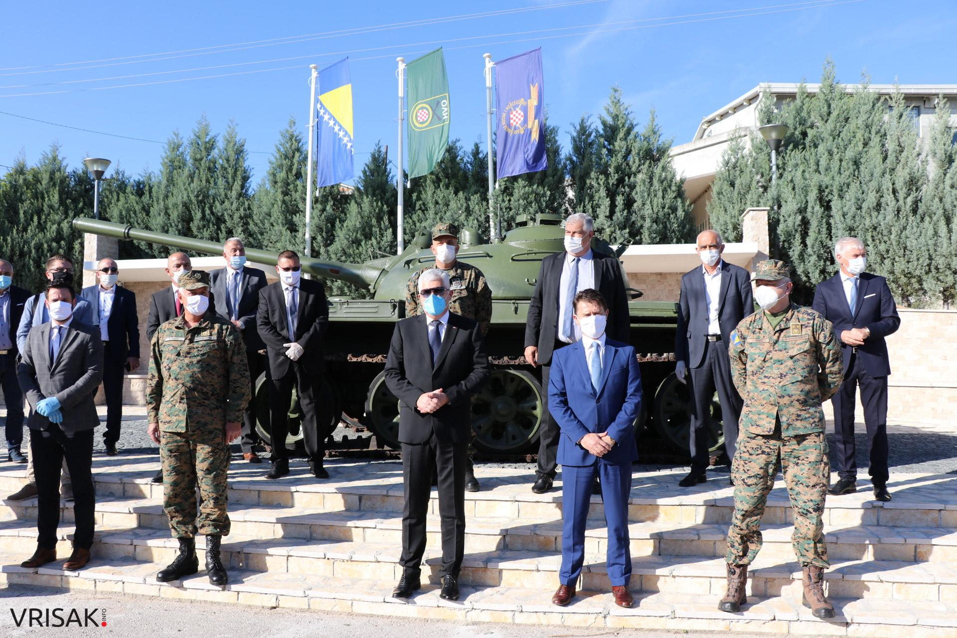 U Pologu svečano, na spomen obilježju otkriven i tenk