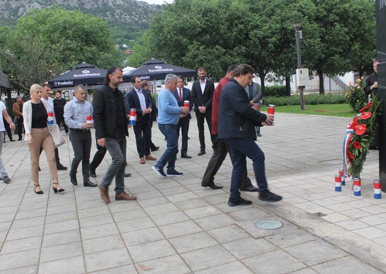 Ljubuški: Položen vijenac i zapaljene svijeće za žrtve Bleiburga i Križnih putova