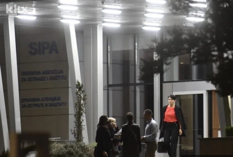 Uhićeni premijer FBiH Fadil Novalić, Fahrudin Solak i Fikret Hodžić