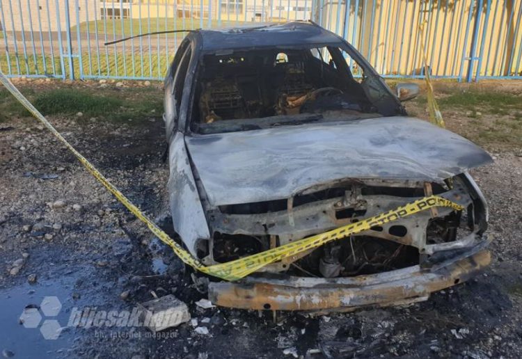 U Mostaru izgorjela Škoda