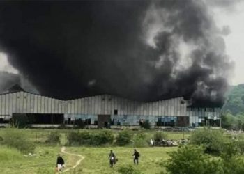 Migranti iz osvete zapalili halu?