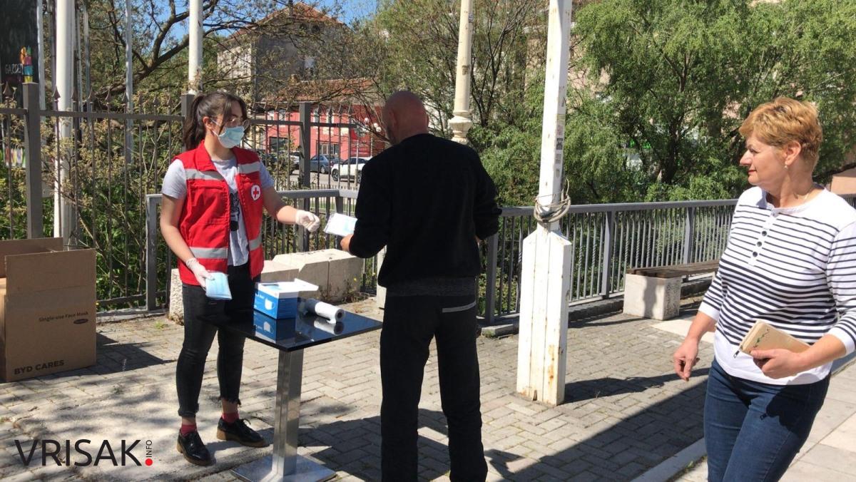 FOTO: Građani u ŽZH besplatno dobili zaštitne maske