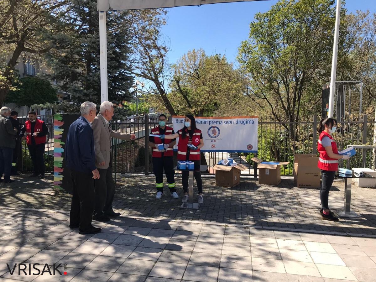 FOTO: Građani u ŽZH besplatno dobili zaštitne maske