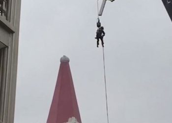 Vlasti u Kini nastavile skidati križeve na crkvama