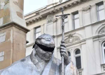 Sramota: Poruka u centru Sarajeva: Misa za Bleiburg i crni povez preko očiju pape Ivana Pavla II