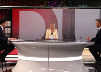 Bernardić htio dokazati svoje tvrdnje pa izgubio papire, Plenković mu ‘spustio’