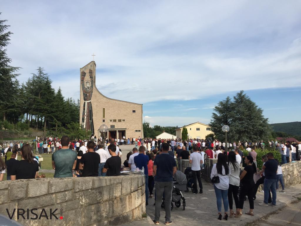 Kočerin: Kardinal Vinko Puljić predvodio misu uoči Petrodvdana