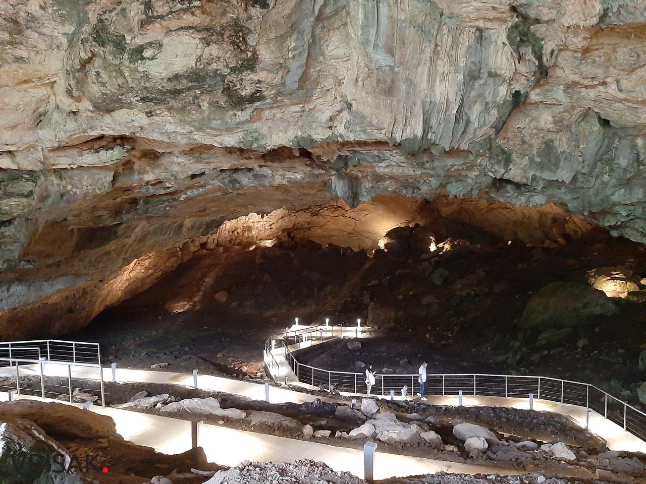 Brojni posjetitelji Avanturističkog parka Peć Mlini fascinirani prirodnim ljepotama i sadržajem koji nudi