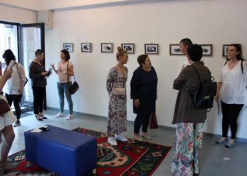 U galeriji Vrba u Širokom Brijegu otvorena je 11. samostalna izložba “Akt života” akademskog grafičara Vilima Parića