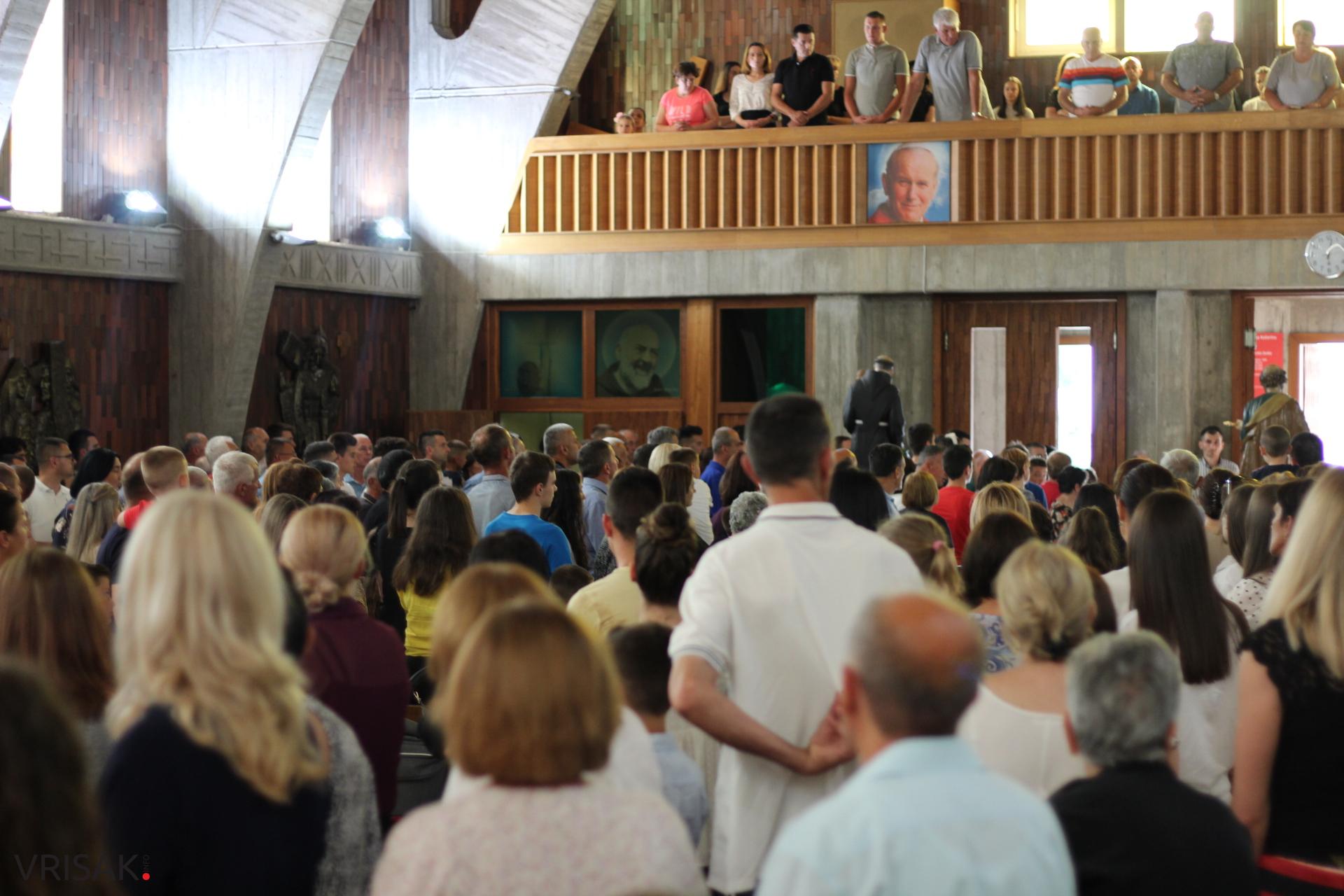 Kočerin: Kardinal Vinko Puljić predvodio misu uoči Petrodvdana