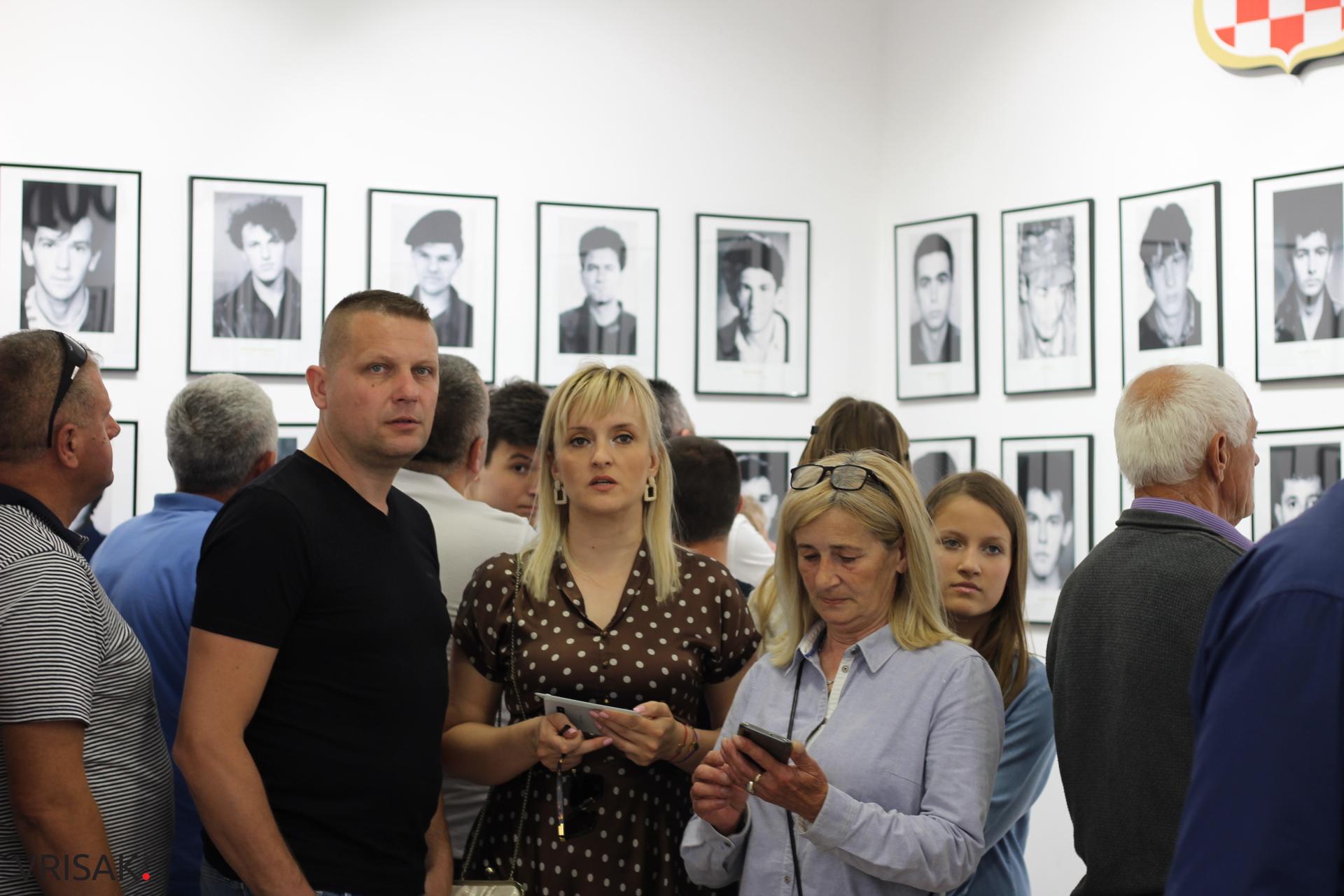 Široki Brijeg: Otvorena Spomen soba poginulim braniteljma