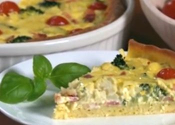 Slana pita s povrćem i hamburgerom