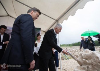 Plenković i Čović položili kamen temeljac za Podravkinu tvornicu u Kruševu