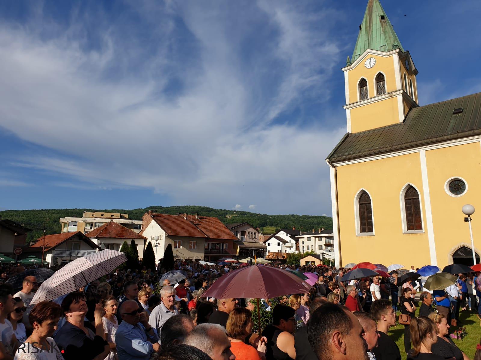Više tisuća vjernika na uočnici sv. Anti u Busovači