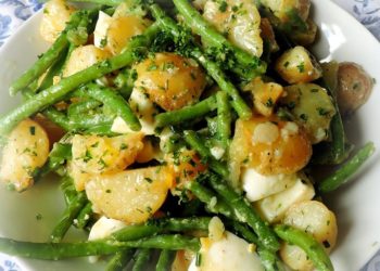 Lagano i zdravo: Salata s mladim krumpirom i mahunama