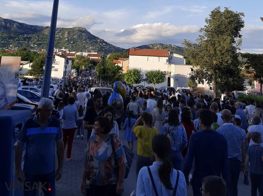 FOTO: Mnoštvo vjernika i hodočasnika na uočnicu sv. Anti na Humcu