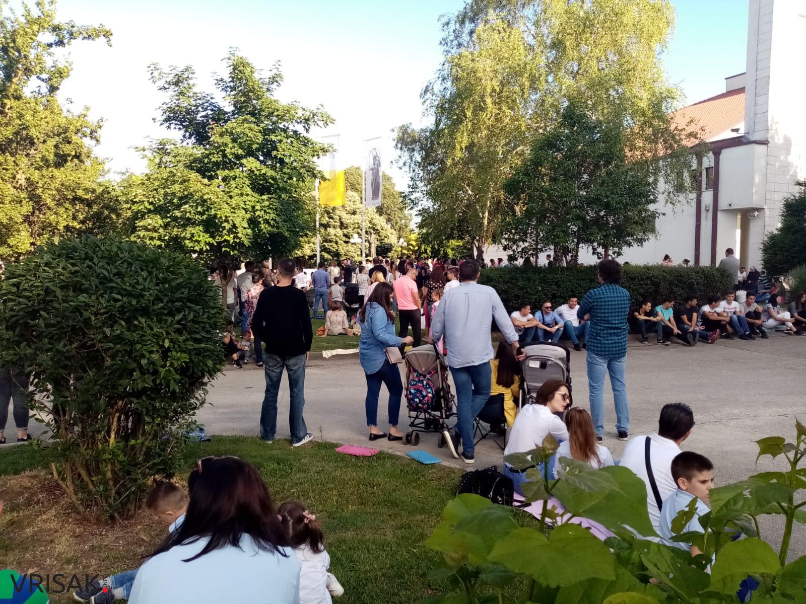 FOTO: Mnoštvo vjernika i hodočasnika na uočnicu sv. Anti na Humcu