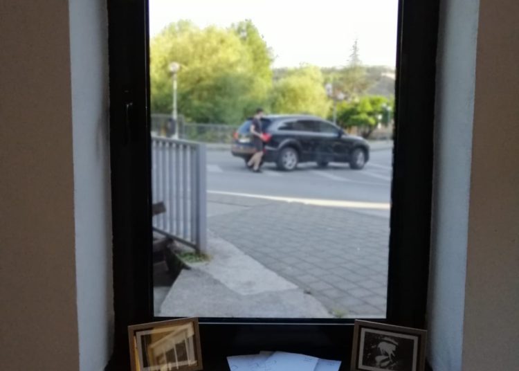 U galeriji Vrba u Širokom Brijegu otvorena je 11. samostalna izložba “Akt života” akademskog grafičara Vilima Parića