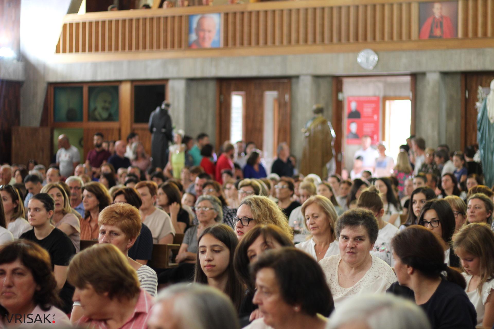 Kočerin: Kardinal Vinko Puljić predvodio misu uoči Petrodvdana