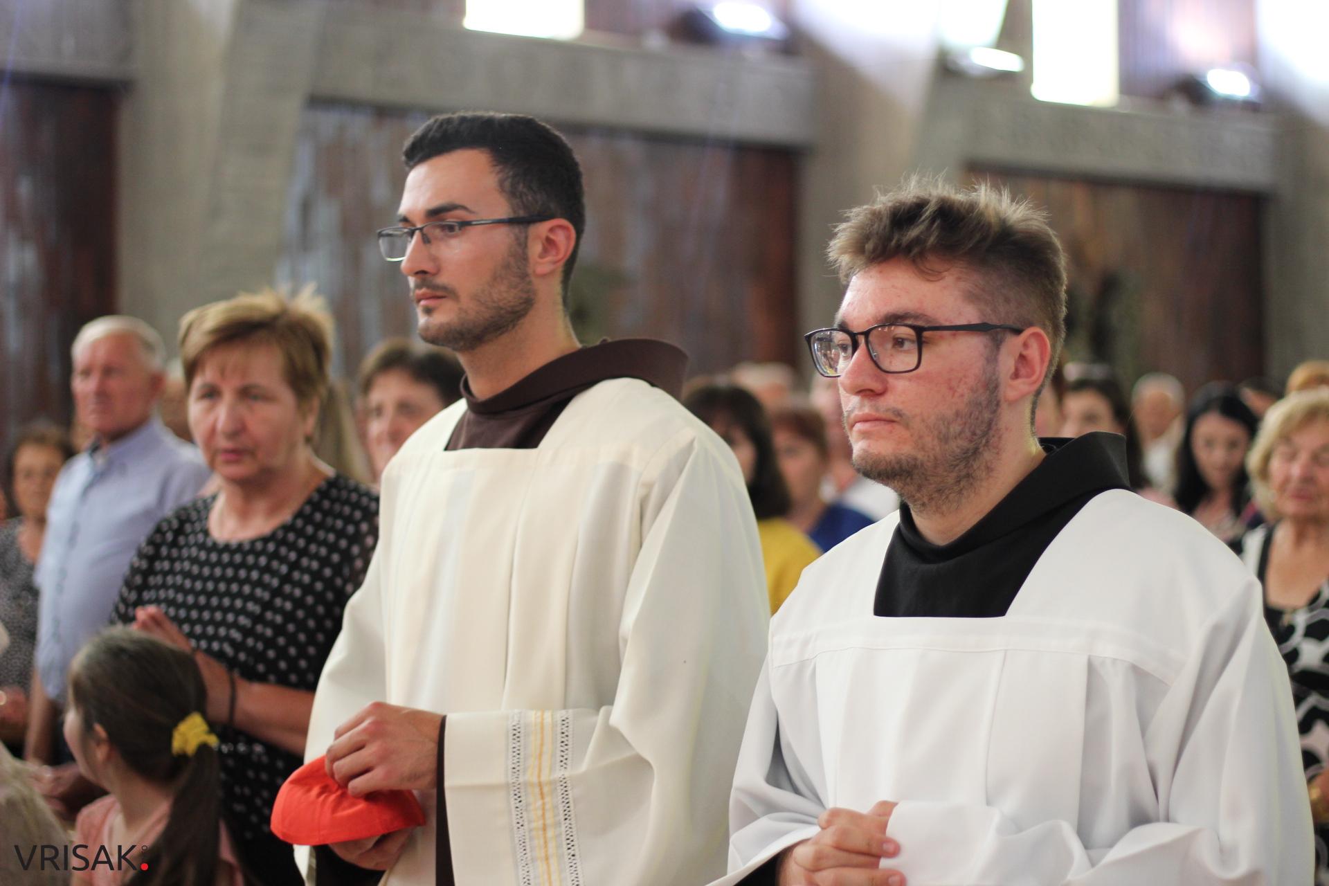 Kočerin: Kardinal Vinko Puljić predvodio misu uoči Petrodvdana