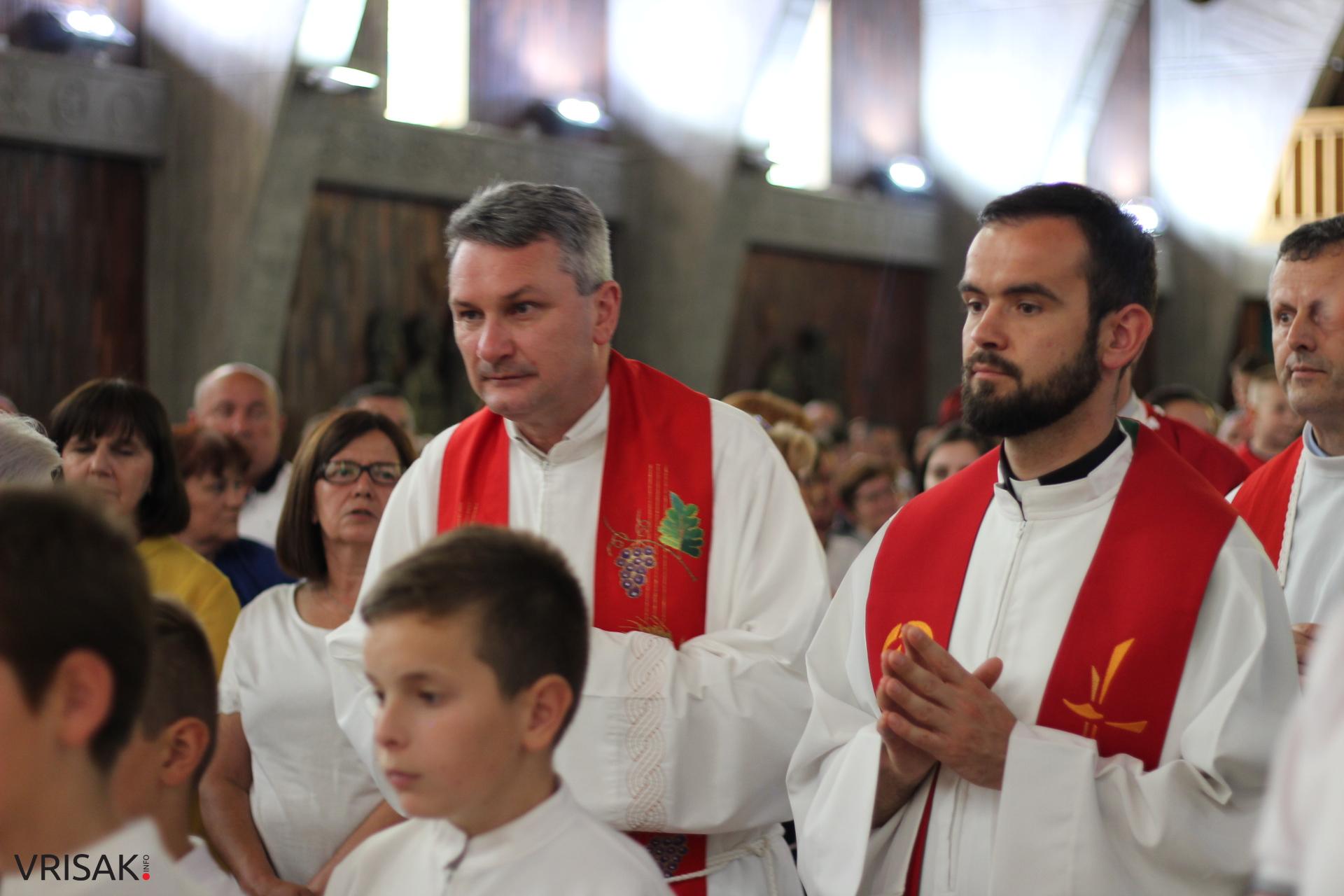 Kočerin: Kardinal Vinko Puljić predvodio misu uoči Petrodvdana