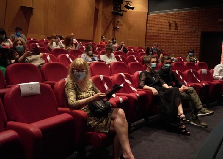 U HNK Mostar odigrana premijera predstave “Spremni”