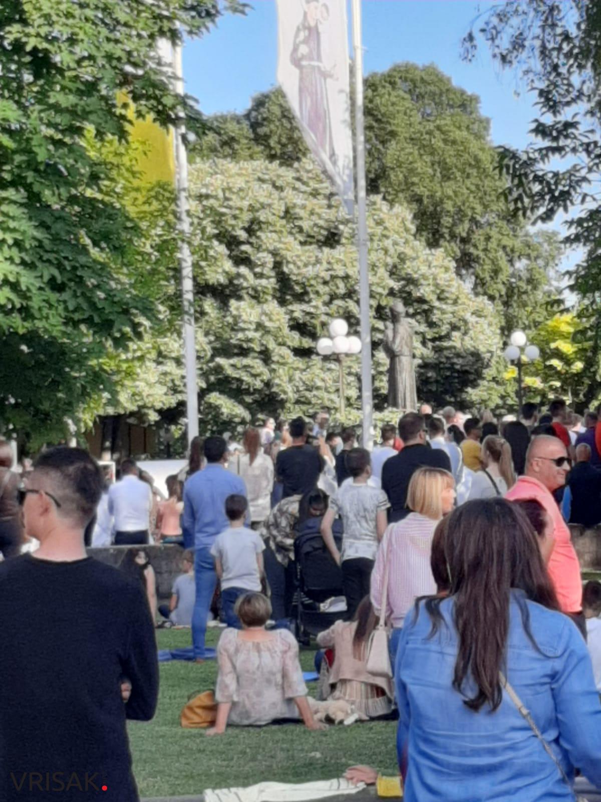 FOTO: Mnoštvo vjernika i hodočasnika na uočnicu sv. Anti na Humcu