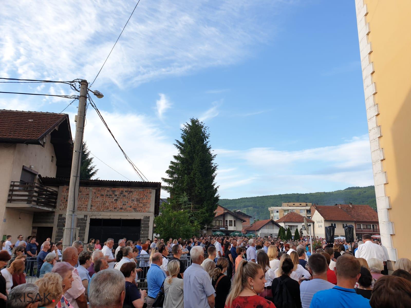 Više tisuća vjernika na uočnici sv. Anti u Busovači