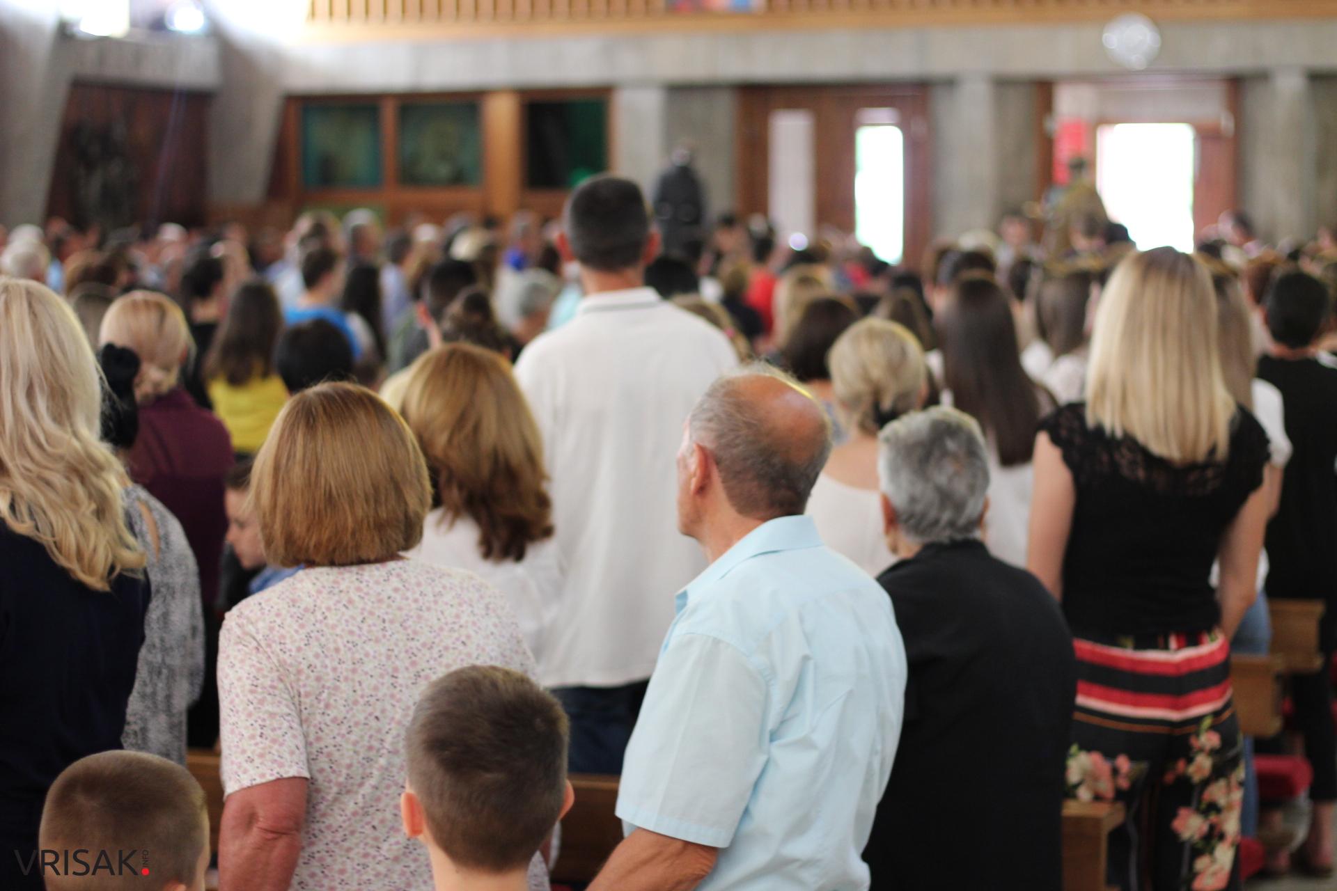 Kočerin: Kardinal Vinko Puljić predvodio misu uoči Petrodvdana