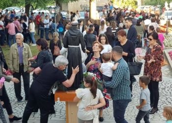 Mnoštvo vjernika na Tijelovu u Ljubotićima