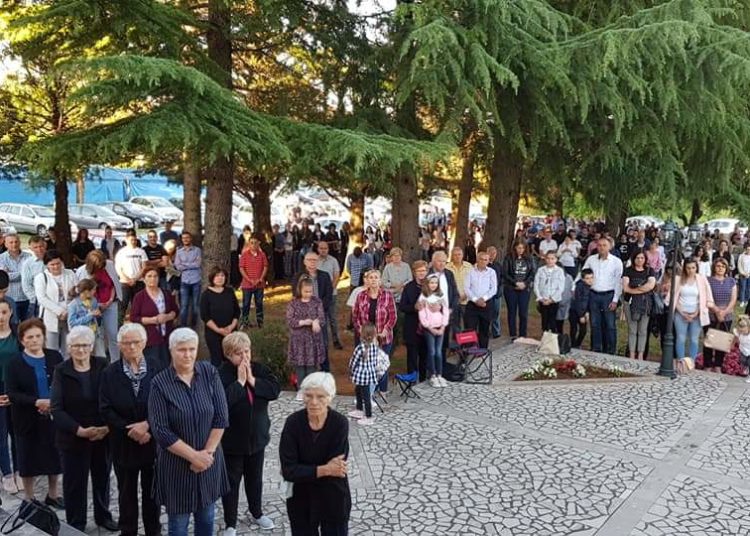 Mnoštvo vjernika na Tijelovu u Ljubotićima