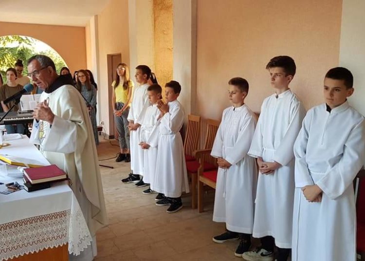 Mnoštvo vjernika na Tijelovu u Ljubotićima