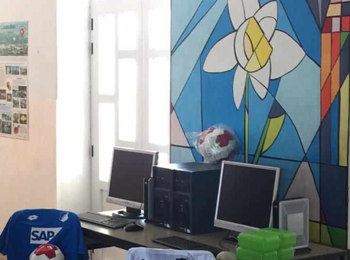 Ljubuški: Vrijedna donacija informatičke i sportske opreme za OŠ Marka Marulića